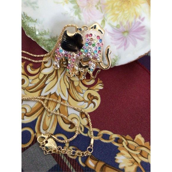 NWT Betsey Johnson Mama Elephant & Her Baby Multi Color Rhinestone Pendant Neckl - Picture 11 of 14